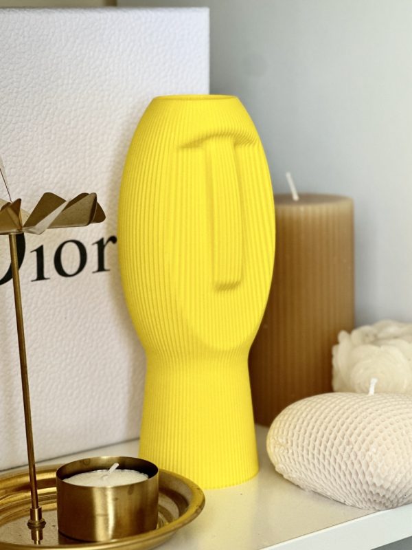 3d-printed-ahmed-vase-in-use